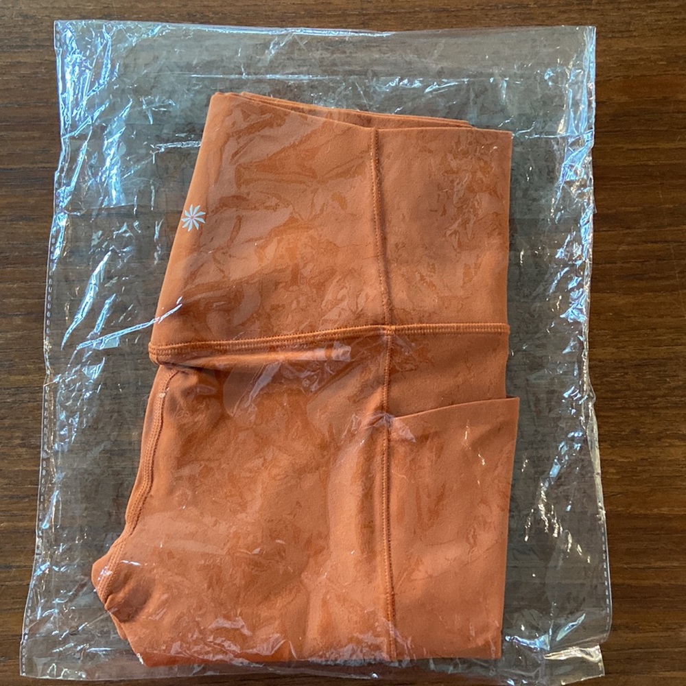 NWOT Athleta Salutation Stash Pocket II 7/8 Tight SP